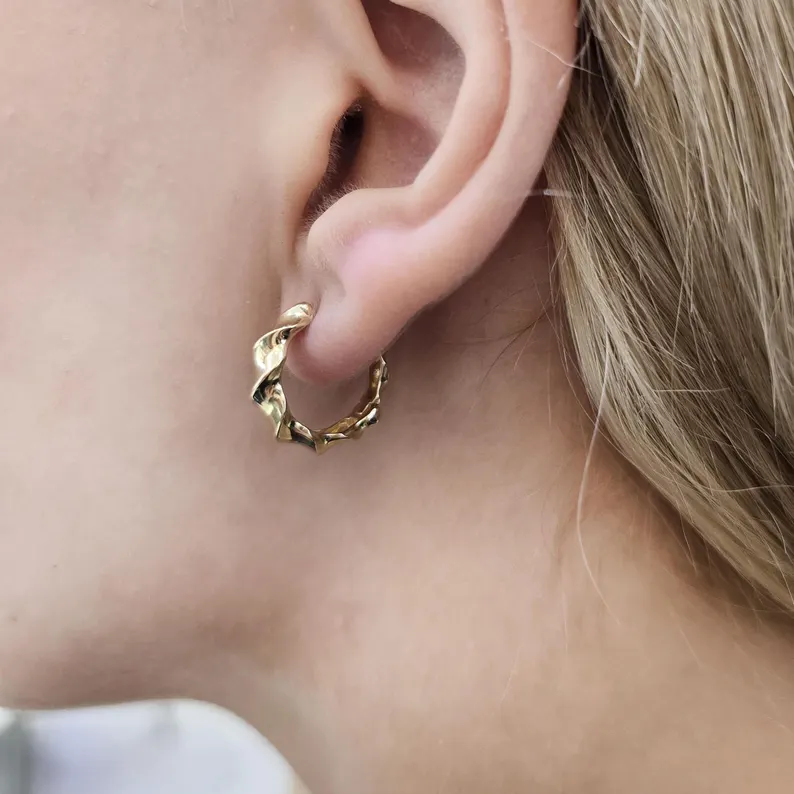 Wave Hoop Earrings - Görsel 4