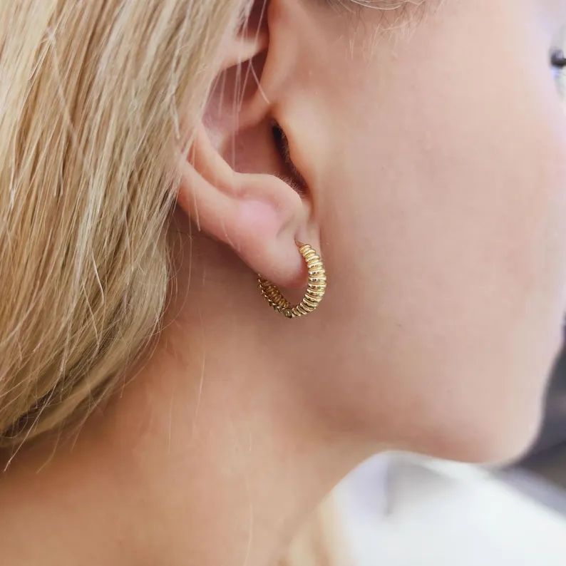 Ribbed Hoop Earring - Görsel 5